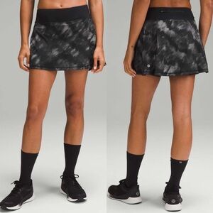 Lululemon Pace Rival Mid-Rise Skirt Long in Motion Vista Black Multi/Black - 6